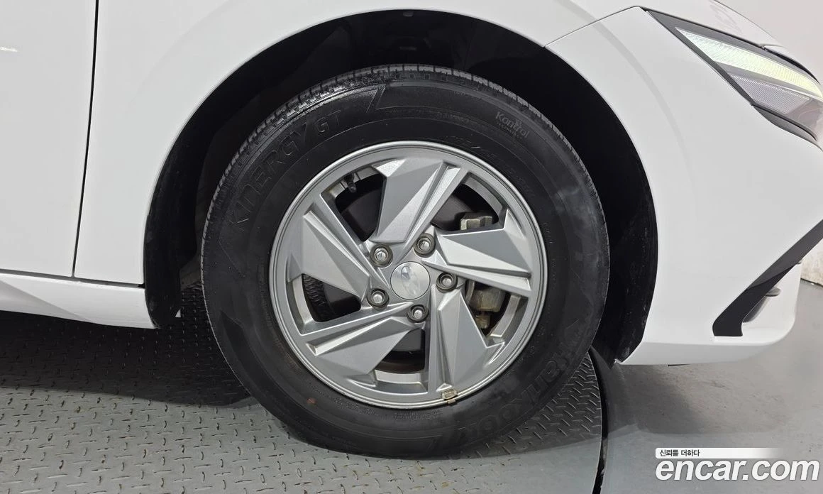Hyundai Elantra 1.6 LPi Smart, снимка 7 - Автомобили и джипове - 56155965