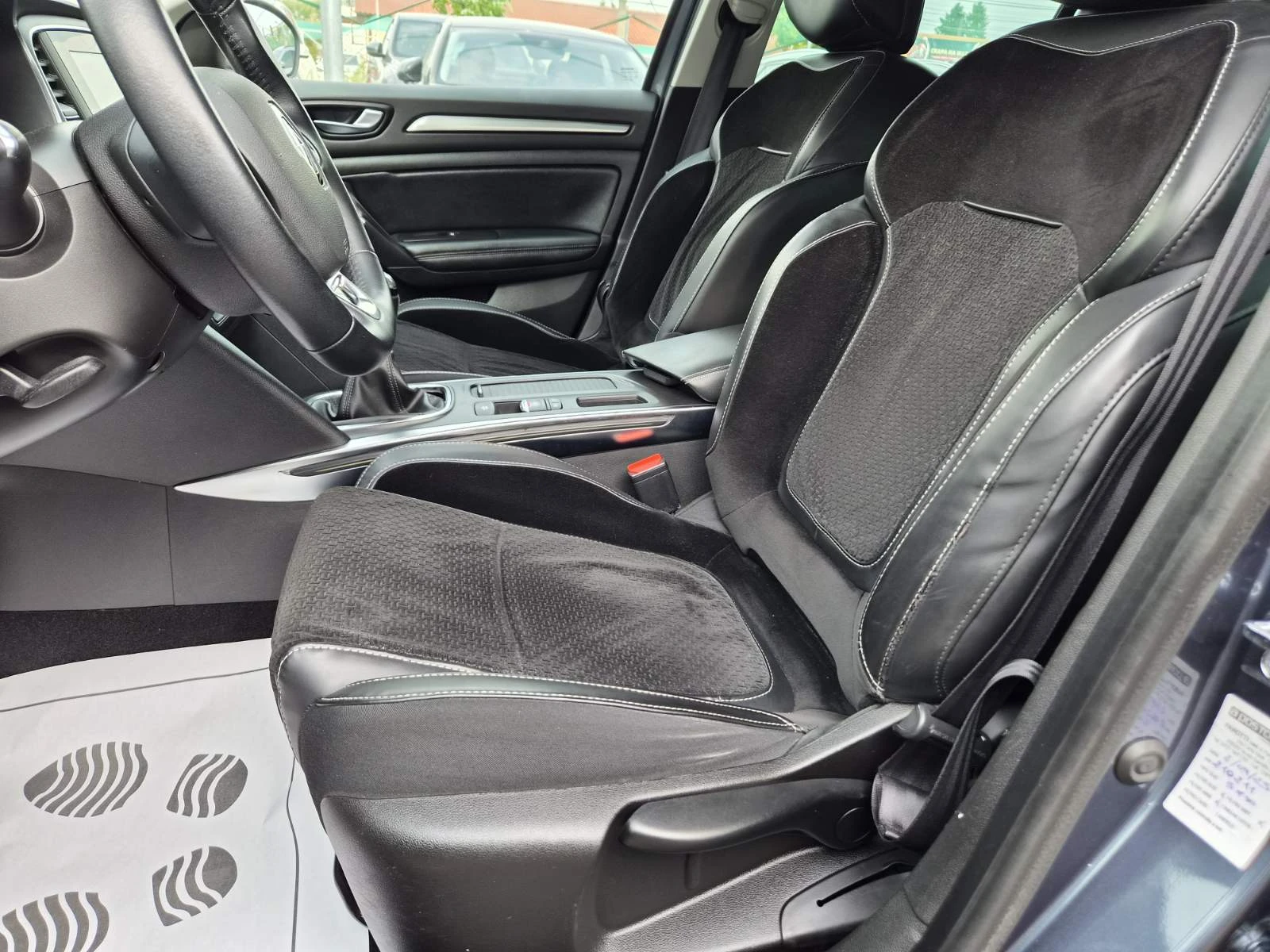 Renault Megane 1.5D-INTENS, снимка 7 - Автомобили и джипове - 56169240