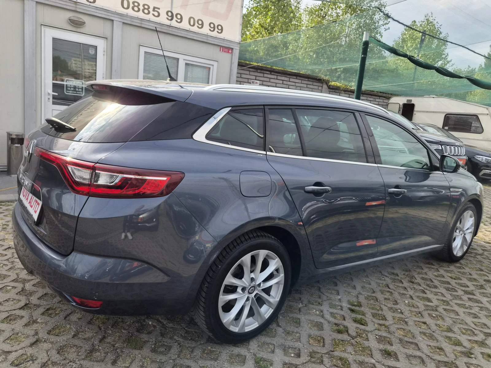 Renault Megane 1.5D-INTENS, снимка 4 - Автомобили и джипове - 56169240