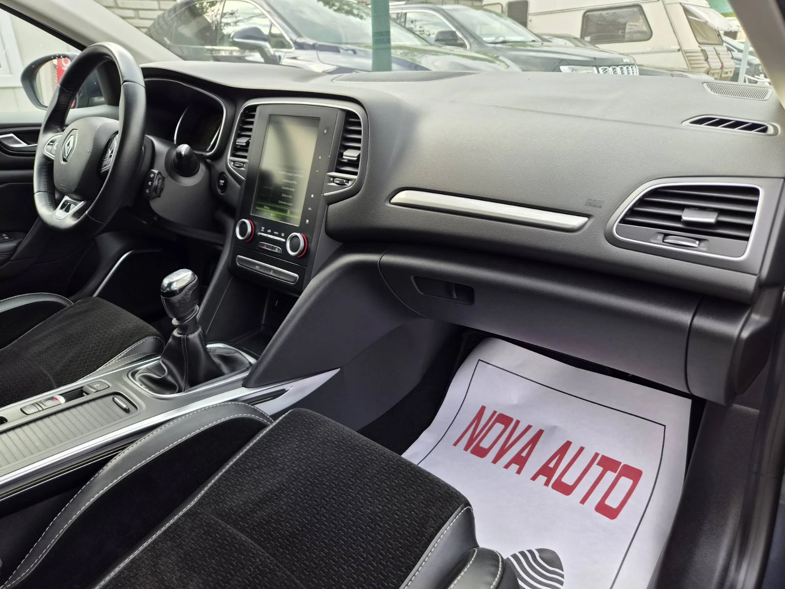 Renault Megane 1.5D-INTENS, снимка 11 - Автомобили и джипове - 56169240