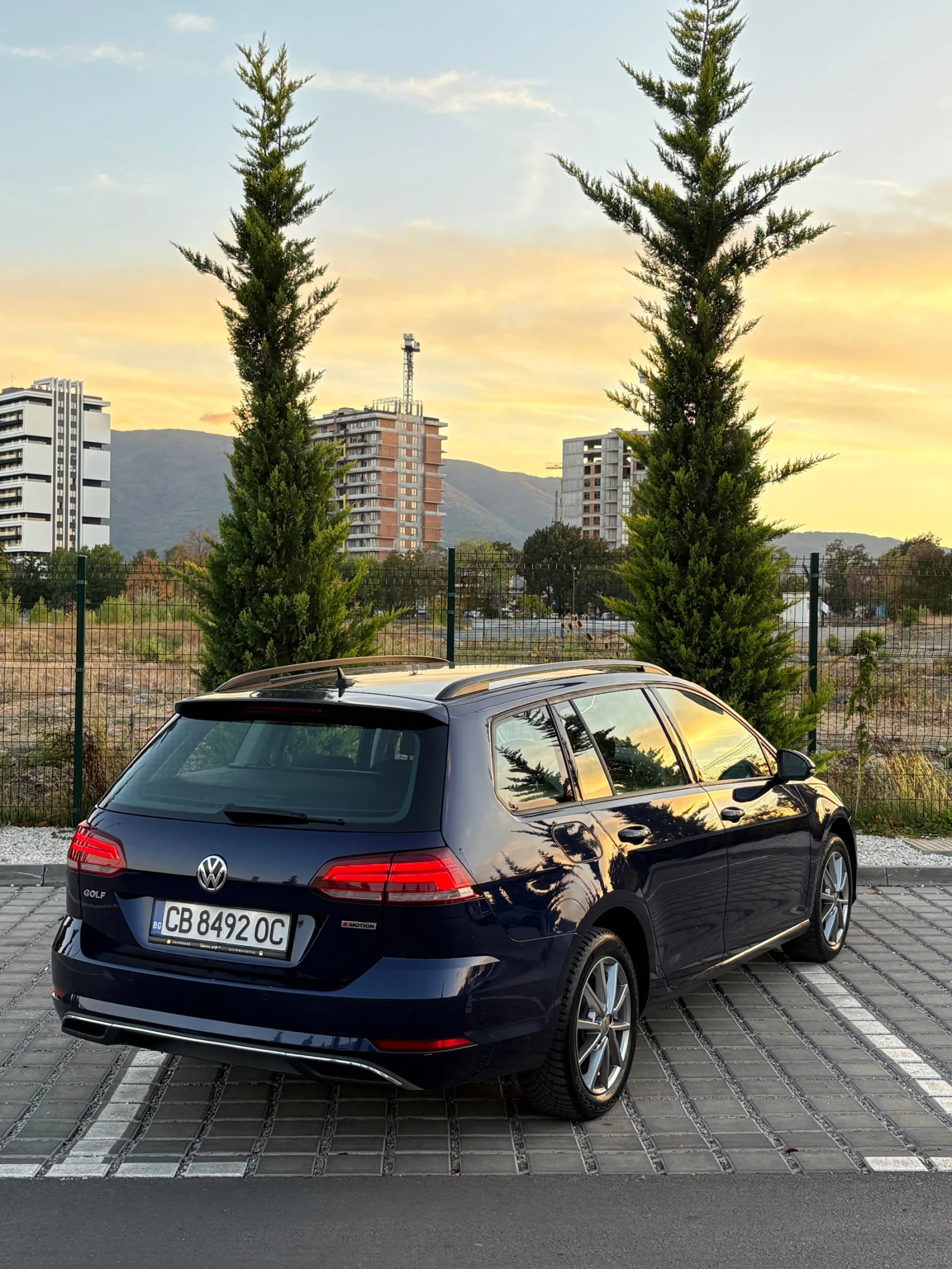 VW Golf 7.5 Facelift 2.0TDI 4Motion DSG, снимка 5 - Автомобили и джипове - 56318193