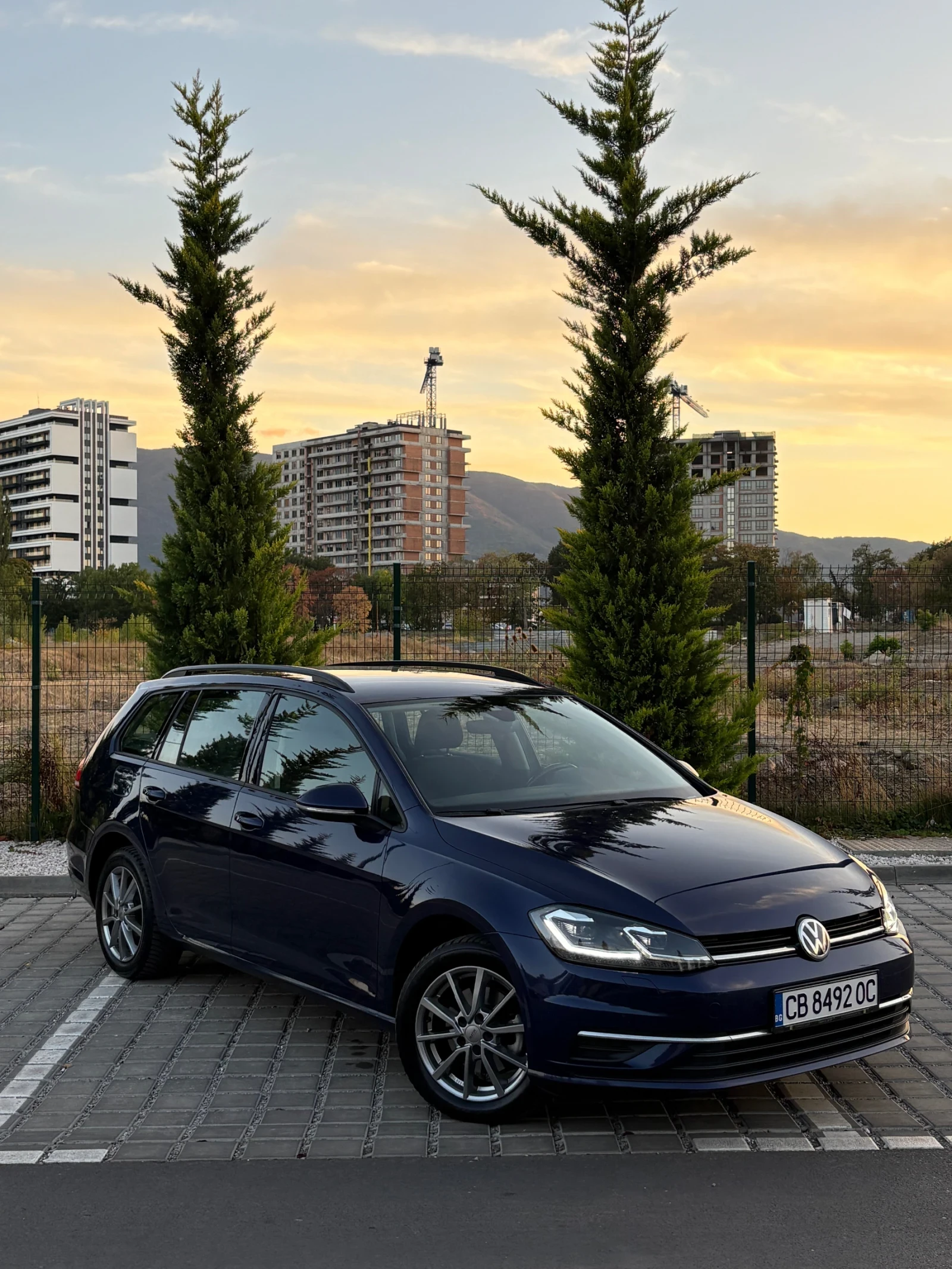 VW Golf 7.5 Facelift 2.0TDI 4Motion DSG, снимка 3 - Автомобили и джипове - 56318193