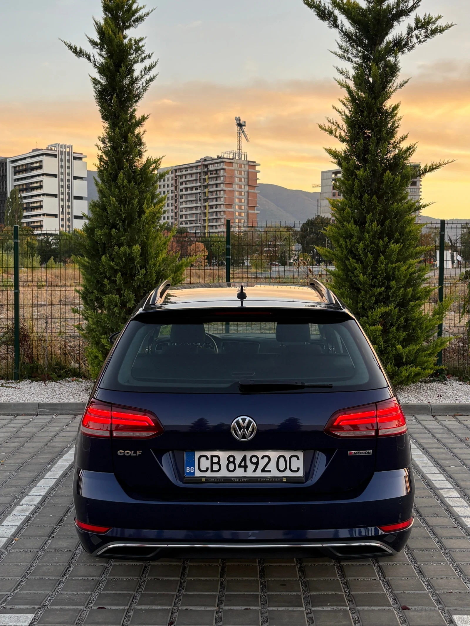 VW Golf 7.5 Facelift 2.0TDI 4Motion DSG, снимка 7 - Автомобили и джипове - 56318193