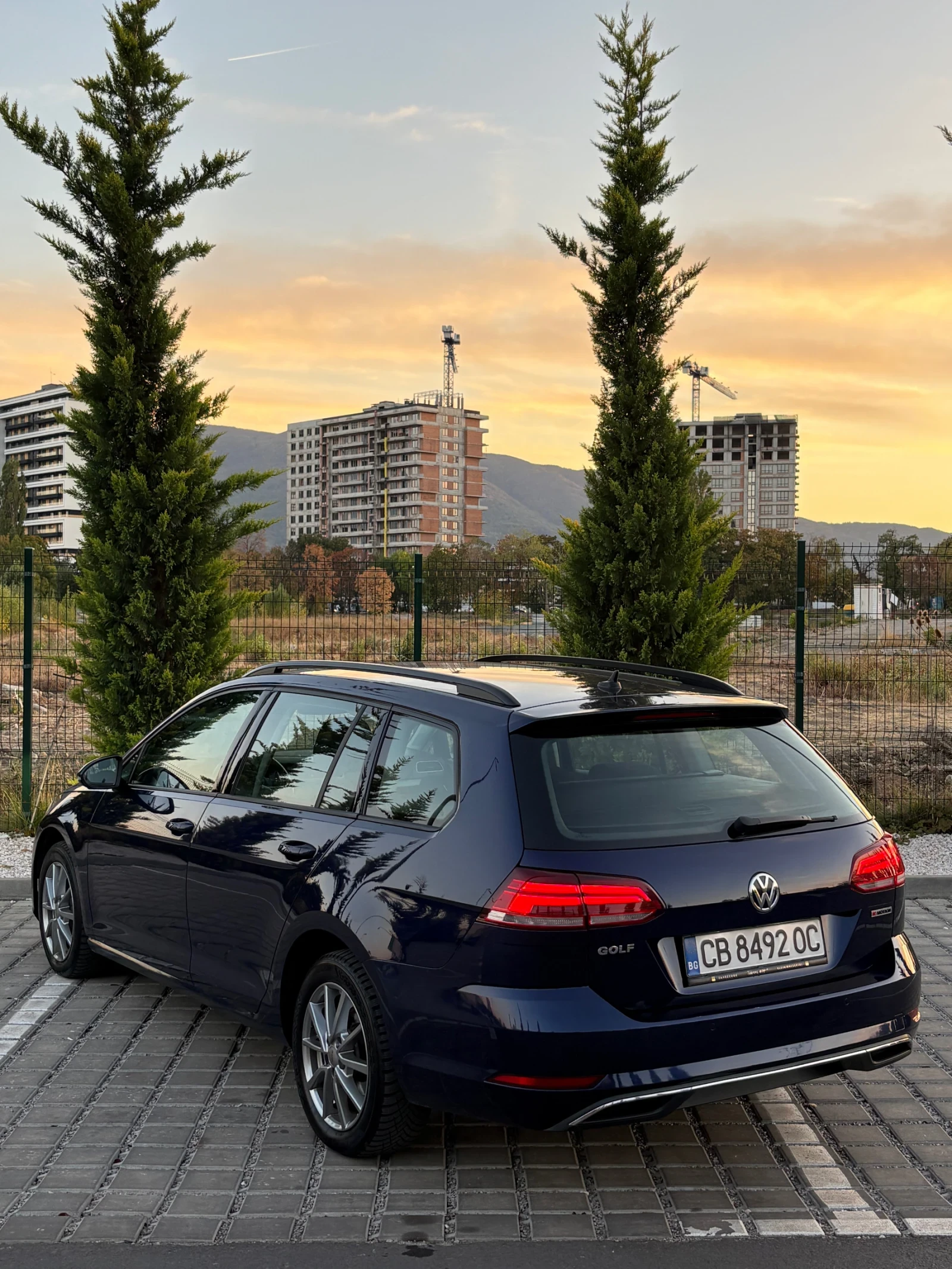 VW Golf 7.5 Facelift 2.0TDI 4Motion DSG, снимка 6 - Автомобили и джипове - 56318193
