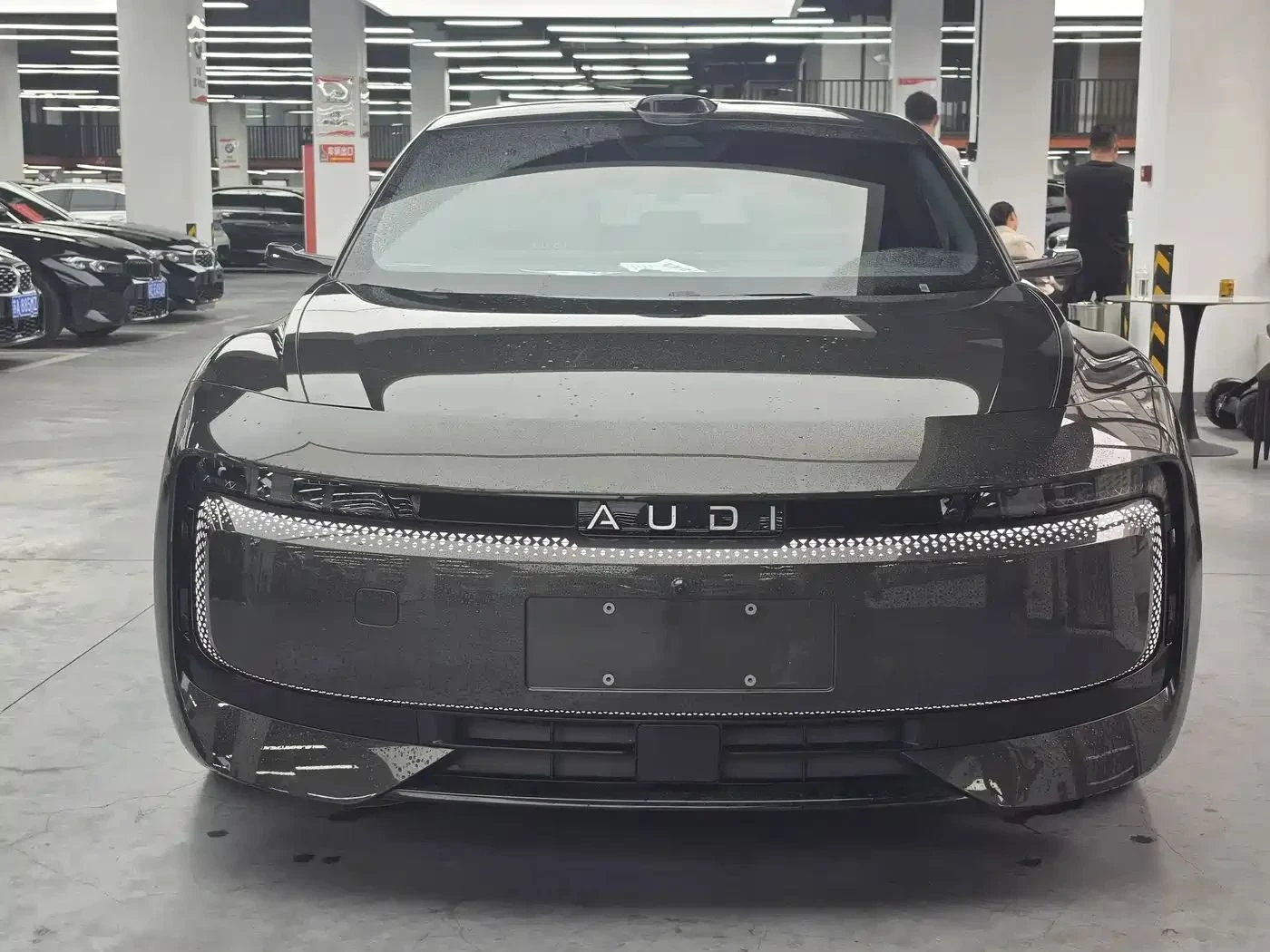 Audi E-Tron, снимка 2 - Автомобили и джипове - 56730509