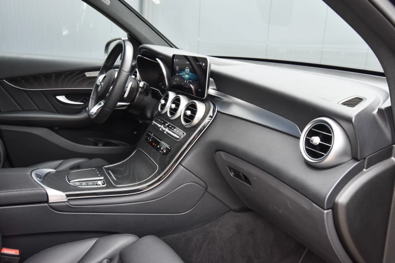 Mercedes-Benz GLC 400 400dAMG/MildHybrid/NightPackage/, снимка 10 - Автомобили и джипове - 50893585