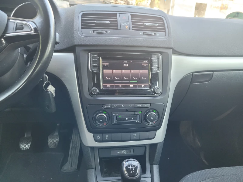 Skoda Yeti 2.0 TDI , снимка 10 - Автомобили и джипове - 52158241