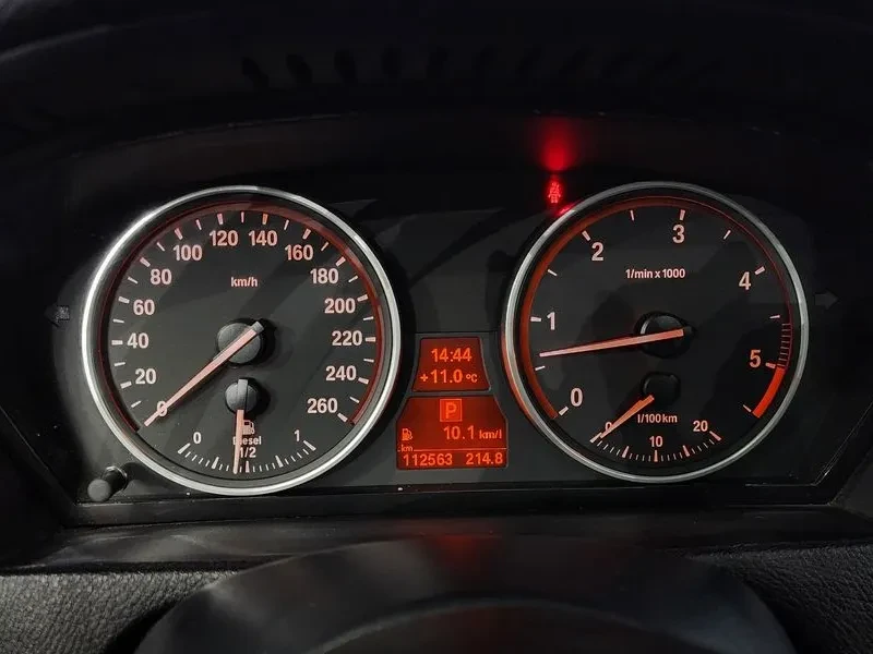 BMW X5 xDrive 30D - изображение 8