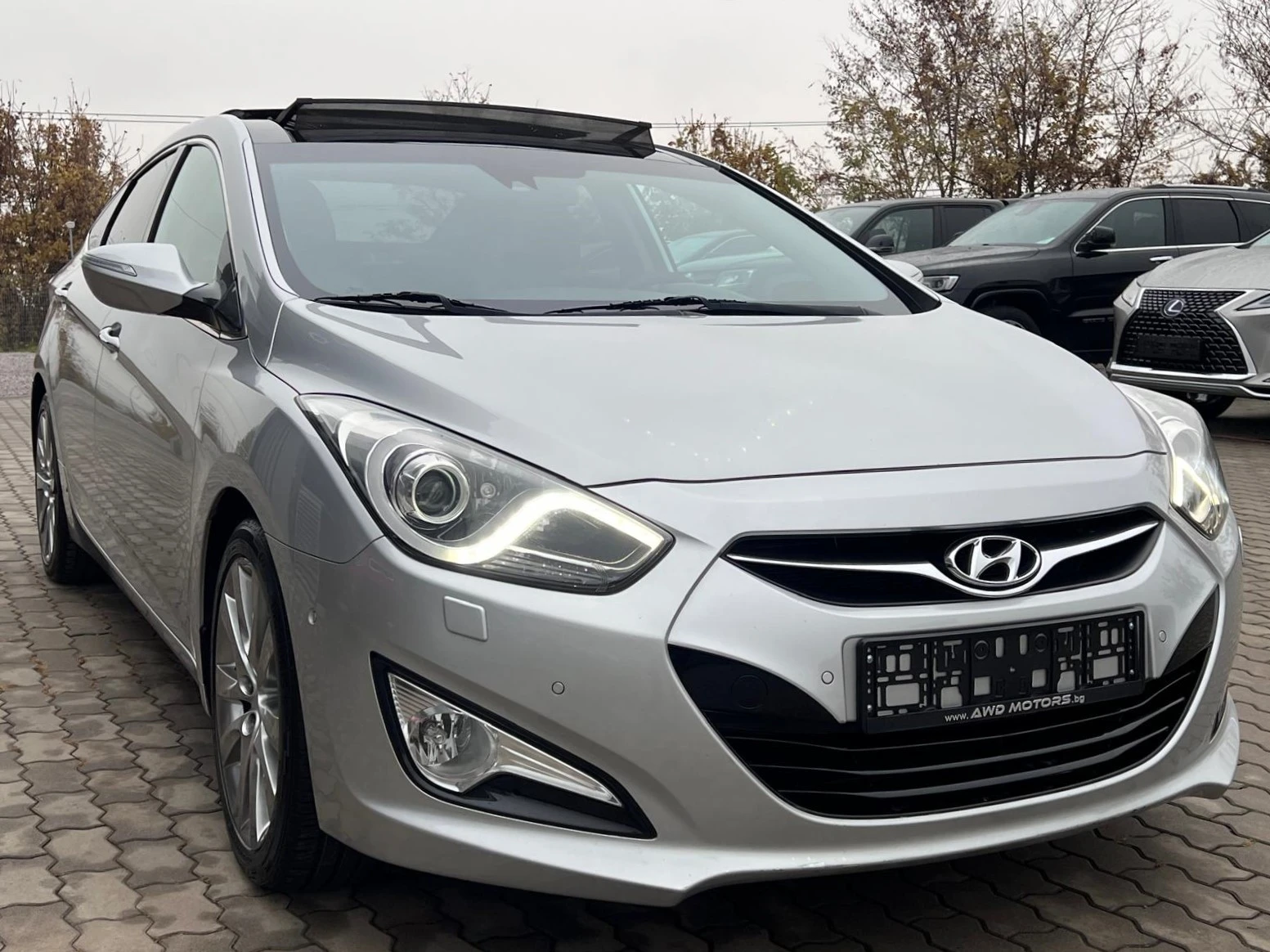 Hyundai I40 2.0i 178кс VERTEX Панорама Автоматик Нави Камера - изображение 2