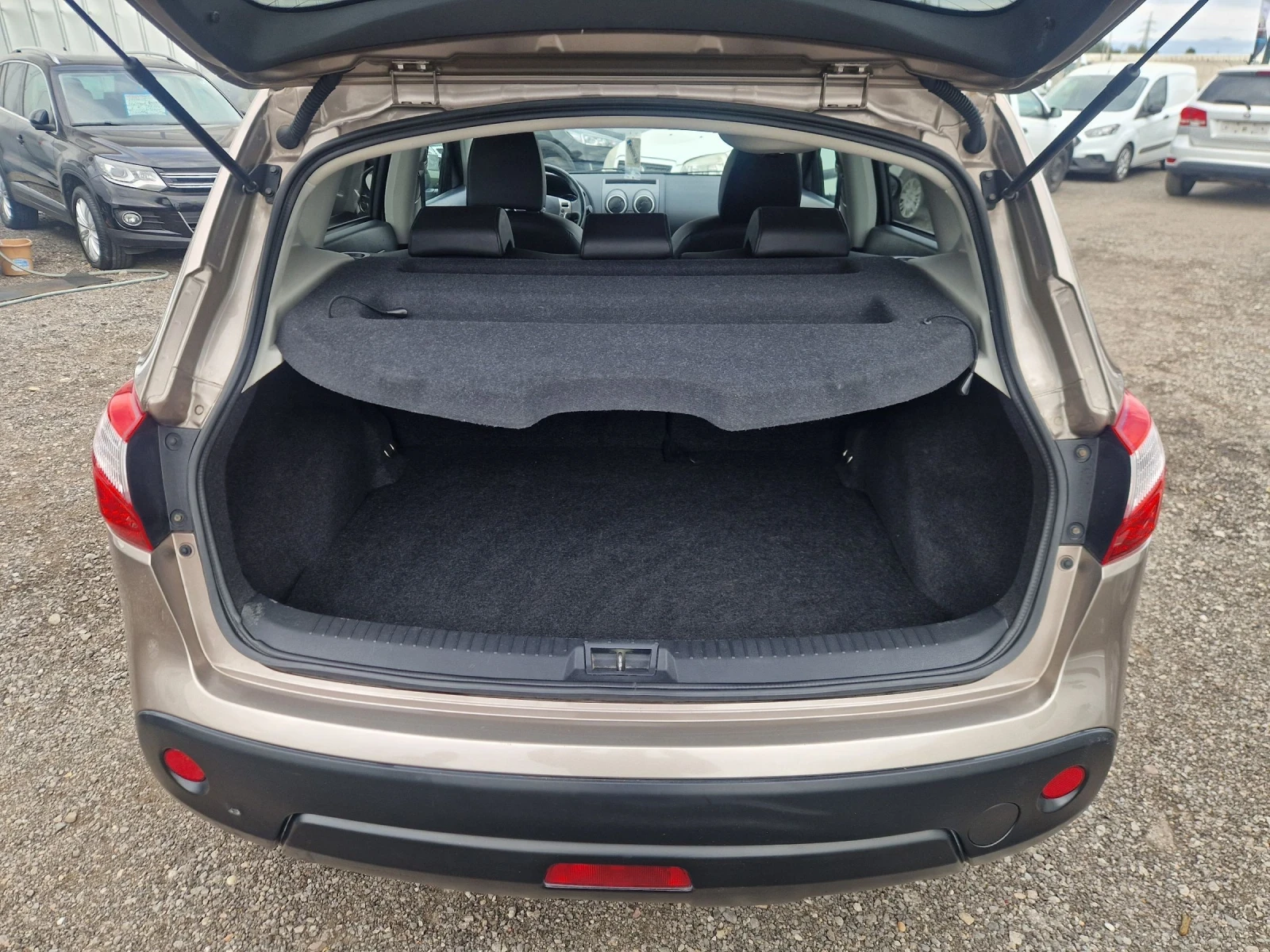Nissan Qashqai 2.0i 16v 141hp.4x4 ITALIA - изображение 7