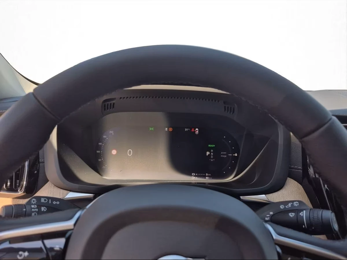 Volvo XC60 T8* AWD* PANO* HUD* 360 CAM* H/K* DISTR* KEYLESS* , снимка 8 - Автомобили и джипове - 53962783