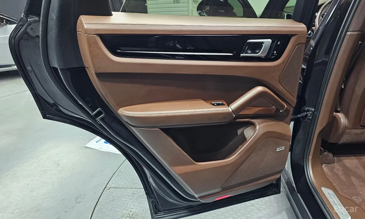 Porsche Cayenne, снимка 16 - Автомобили и джипове - 54944919