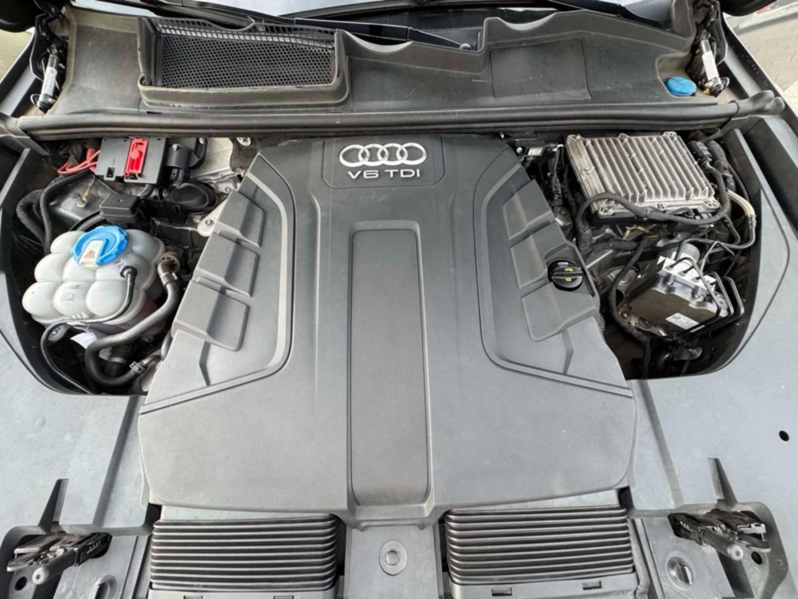 Audi Q7, снимка 9 - Автомобили и джипове - 55398359