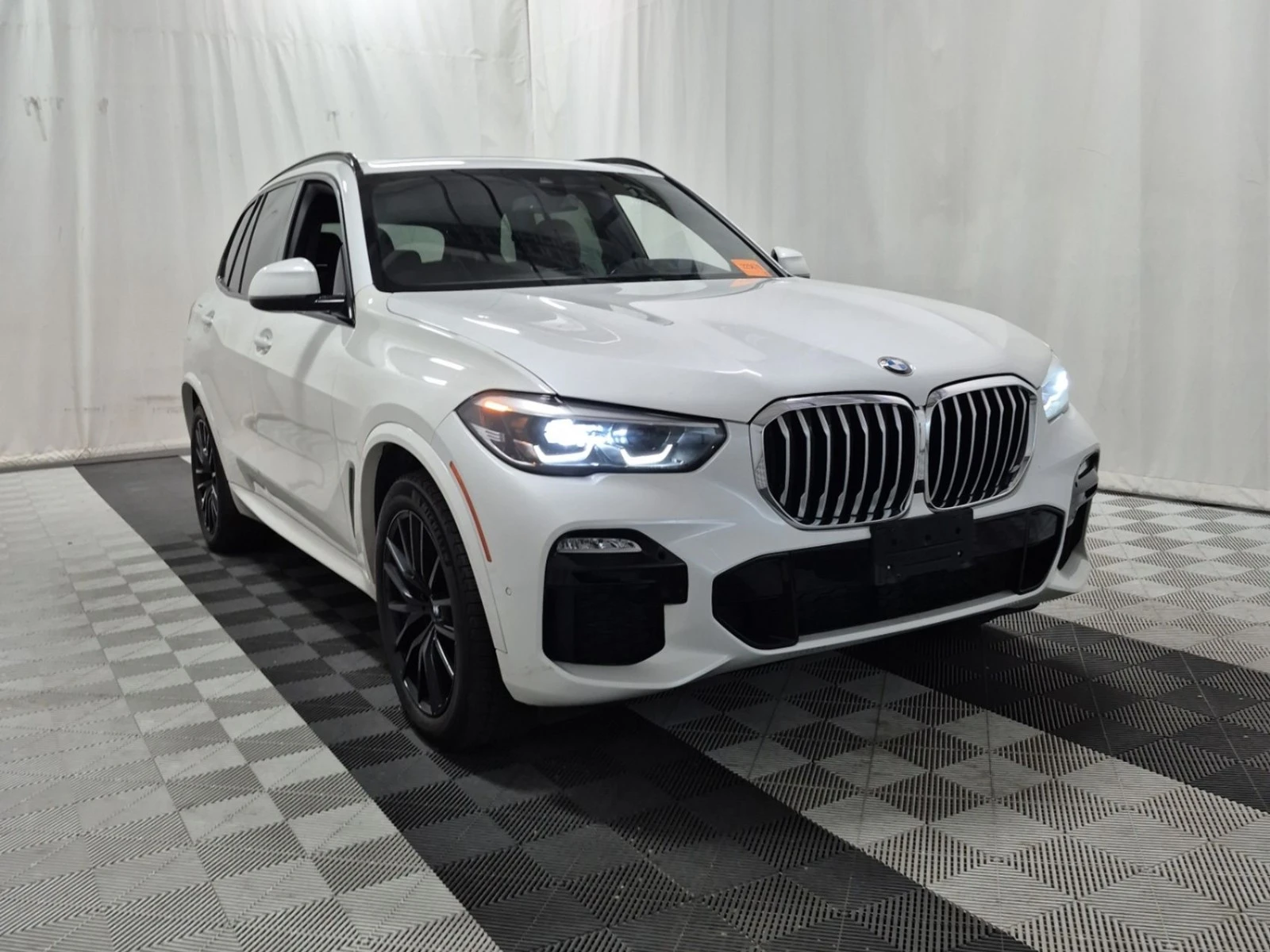 BMW X5 40I ЦЕНА ДО БЪЛГАРИЯ РЕГИСТРАЦИЯ & АВТОКРЕДИТ, снимка 2 - Автомобили и джипове - 55492151