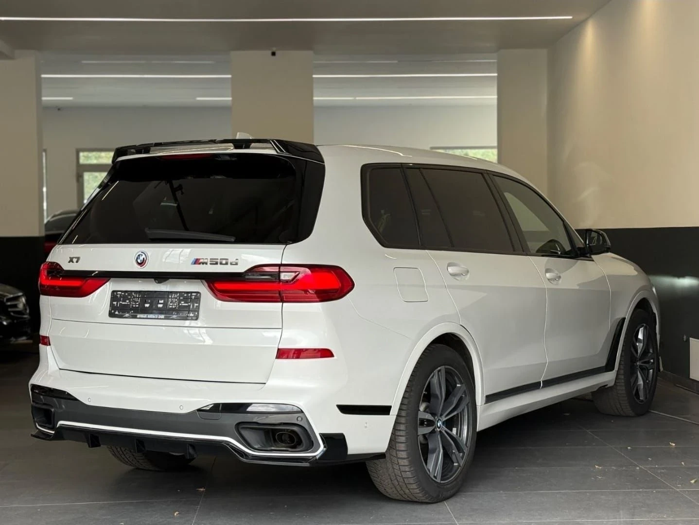 BMW X7 Очакван Внос/ 400 К.С. / INDIVIDUAL / BOWERS & WIL, снимка 2 - Автомобили и джипове - 55930184