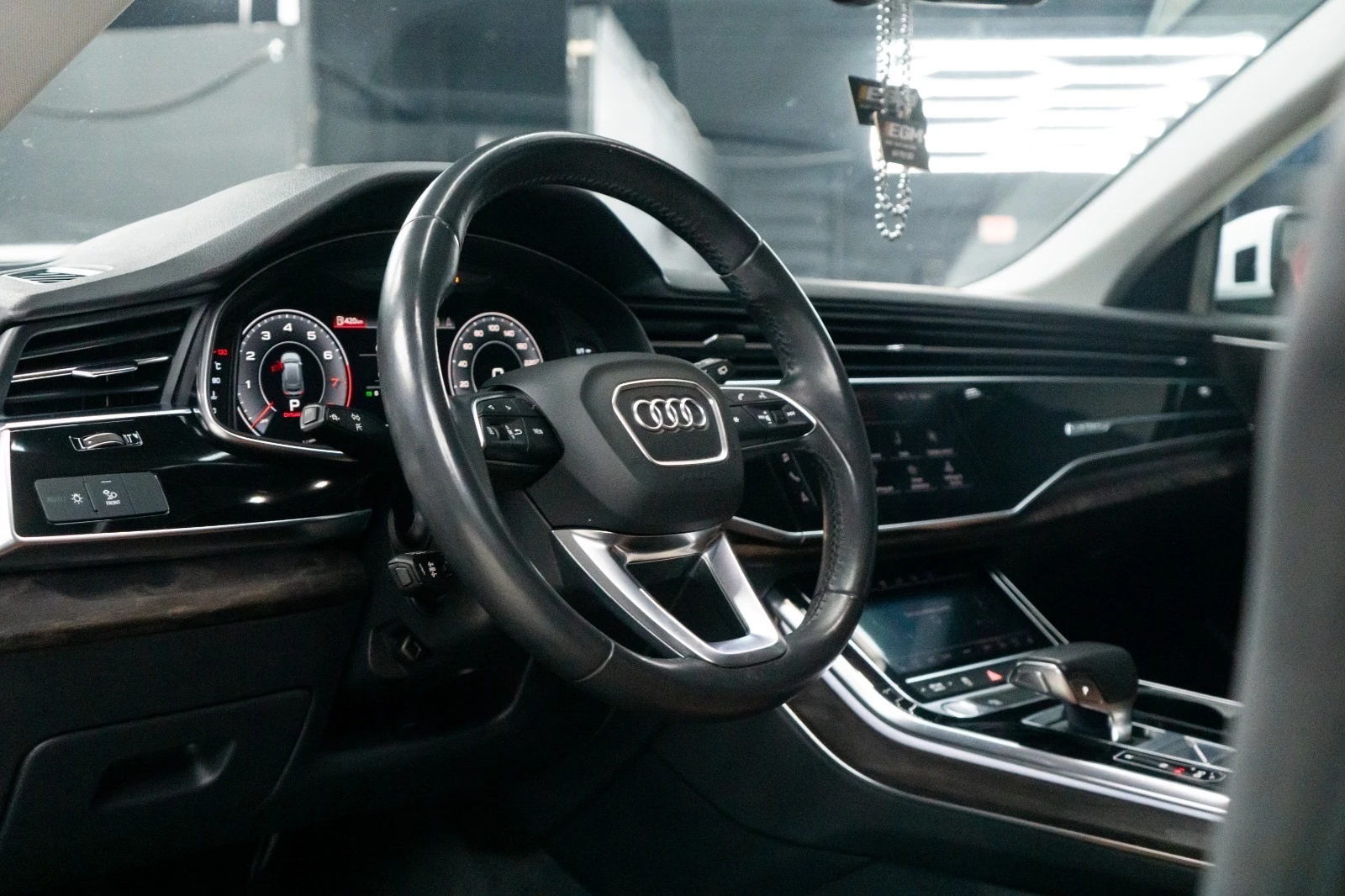 Audi Q8 Virtual Cockpit| CarPlay| Distro| BS| Обдух, снимка 13 - Автомобили и джипове - 56062128