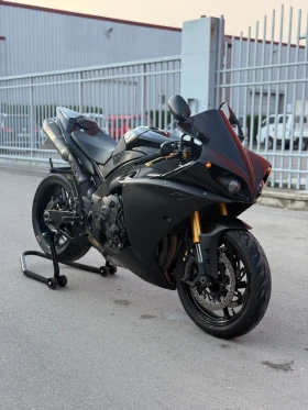  Yamaha YZF-R1