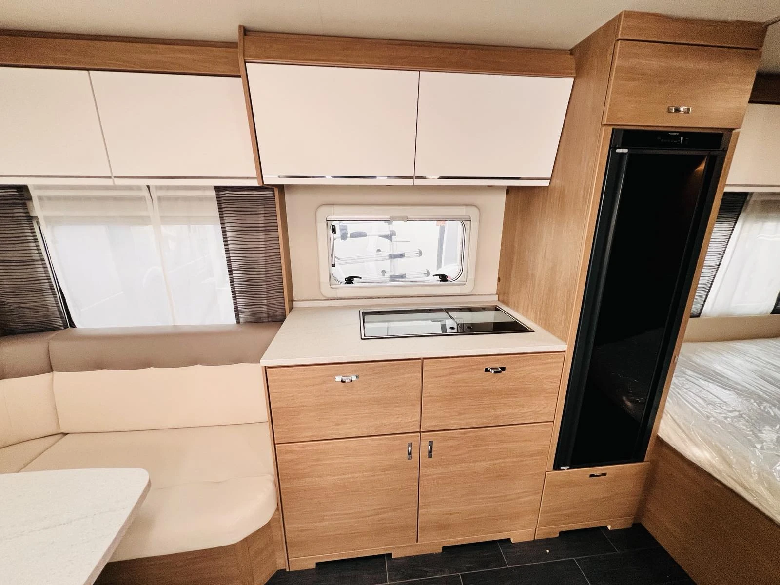 Каравана Tabbert Bottesini 530 SHTD/F 2026, снимка 10 - Каравани и кемпери - 53757226