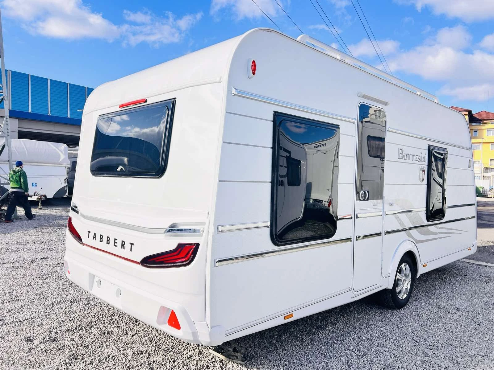 Каравана Tabbert Bottesini 530 SHTD/F 2026, снимка 3 - Каравани и кемпери - 53757226