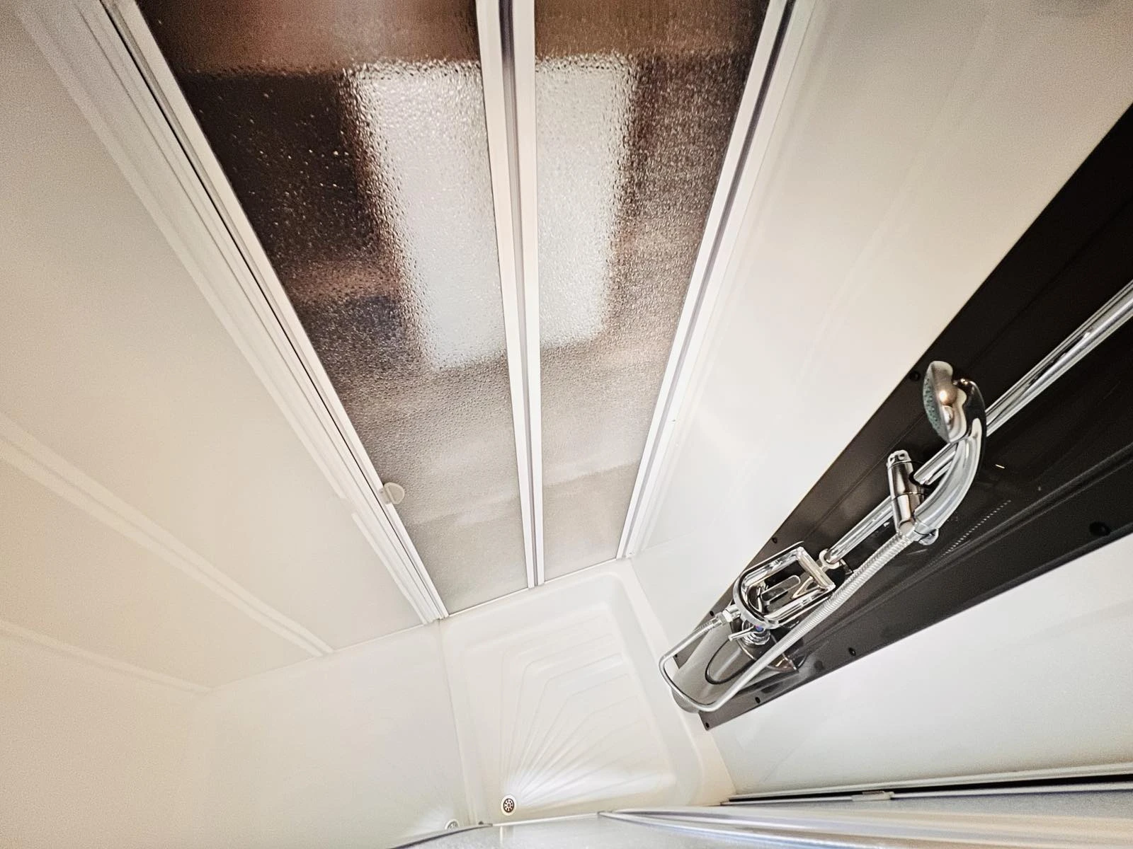 Каравана Tabbert Bottesini 530 SHTD/F 2026, снимка 15 - Каравани и кемпери - 53757226