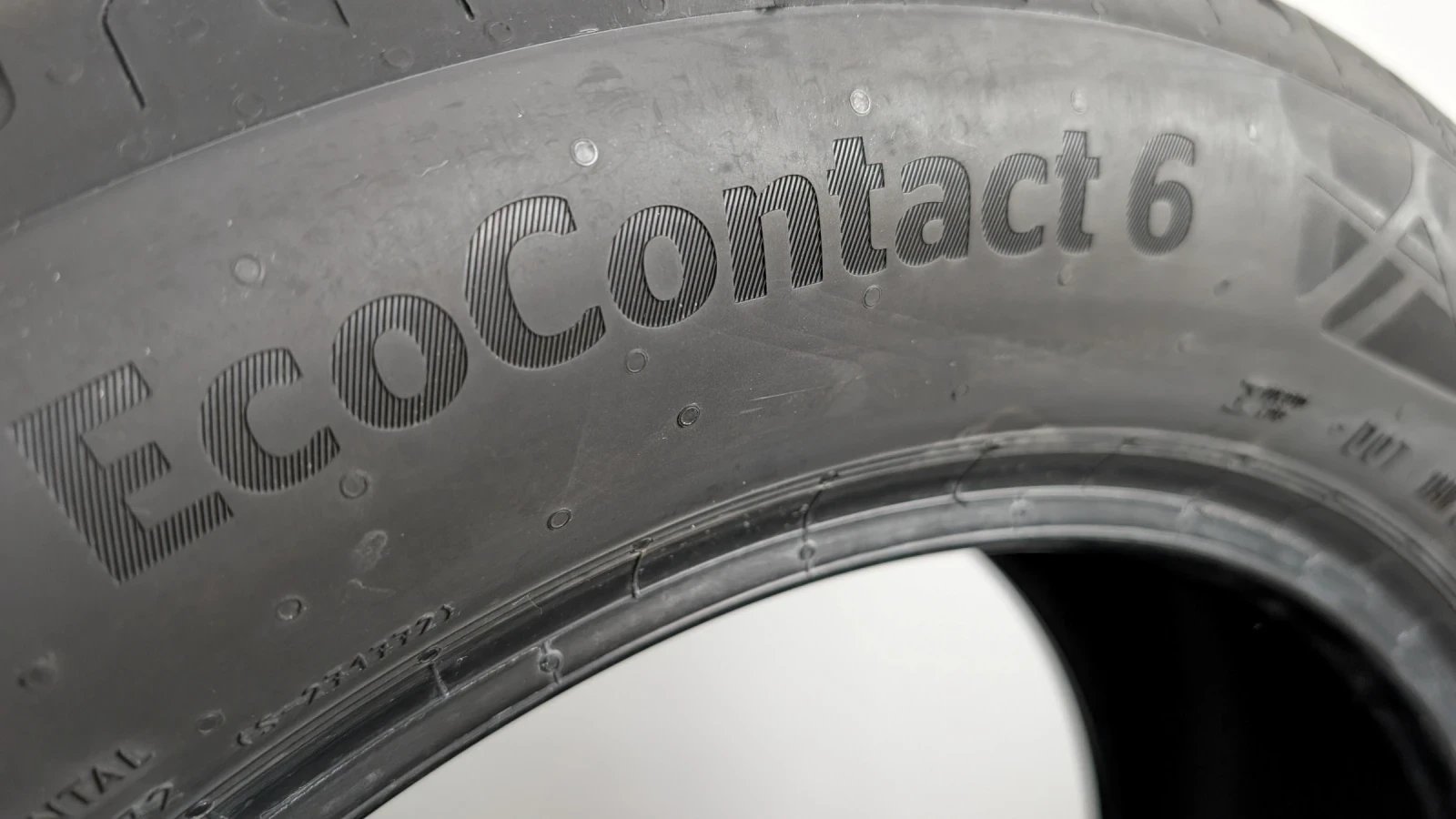 Гуми Летни 215/55R17, снимка 4 - Гуми и джанти - 54918856