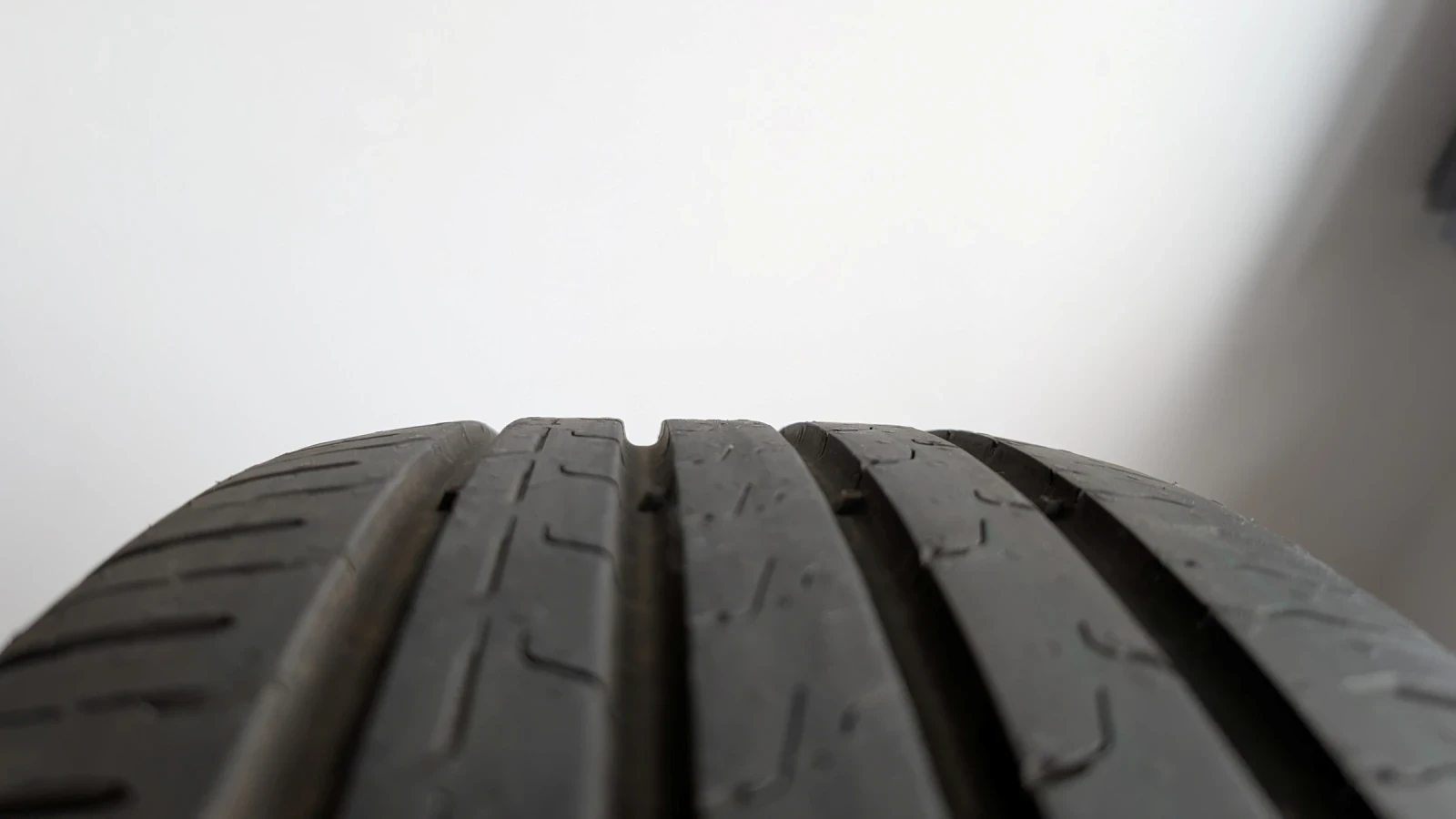 Гуми Летни 215/55R17, снимка 5 - Гуми и джанти - 54918856