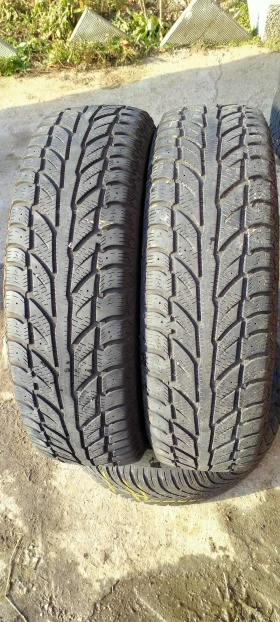 Гуми Зимни 225/75R16, снимка 1 - Гуми и джанти - 44020656