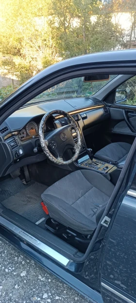Mercedes-Benz E 270, снимка 3