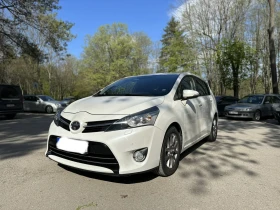 Toyota Verso 2.2 D-CAT, снимка 1