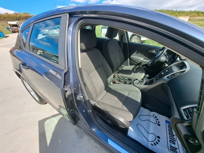 Opel Astra 1.6 Бензин Euro5A, снимка 15 - Автомобили и джипове - 47426219