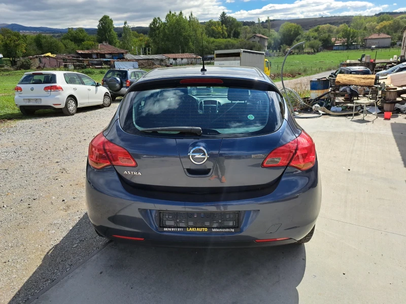 Opel Astra 1.6 Бензин Euro5A, снимка 5 - Автомобили и джипове - 47426219