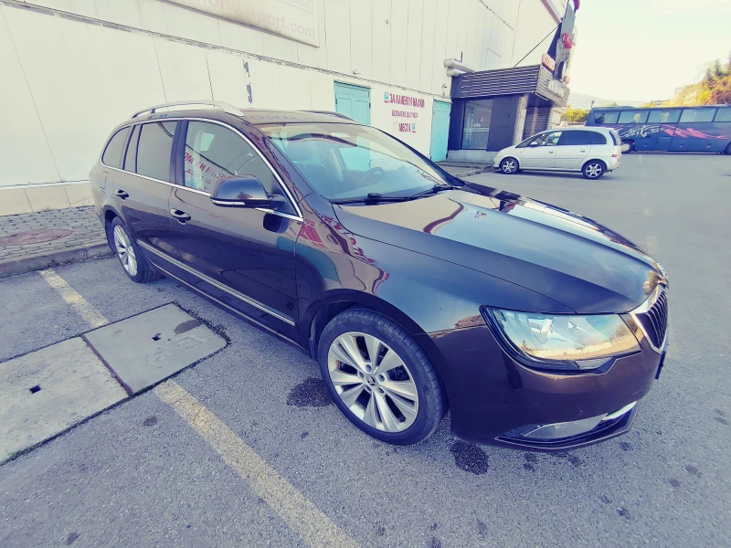 Skoda Superb, снимка 3 - Автомобили и джипове - 48361090