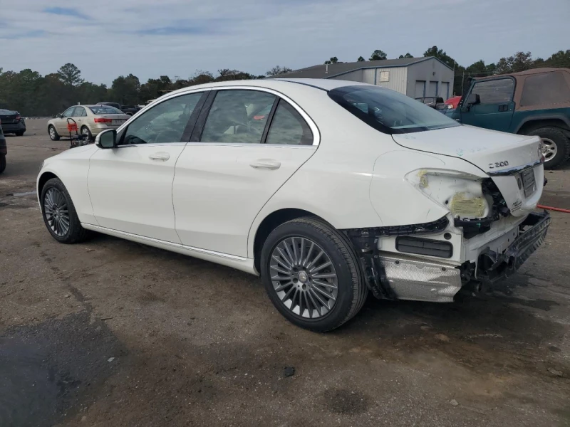 Mercedes-Benz C 300 2.0L 4 All wheel drive, снимка 2 - Автомобили и джипове - 48445715