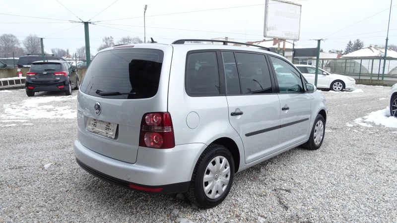 VW Touran 1.6i-ЗАВОДСКА ГАЗ, снимка 4 - Автомобили и джипове - 48704250