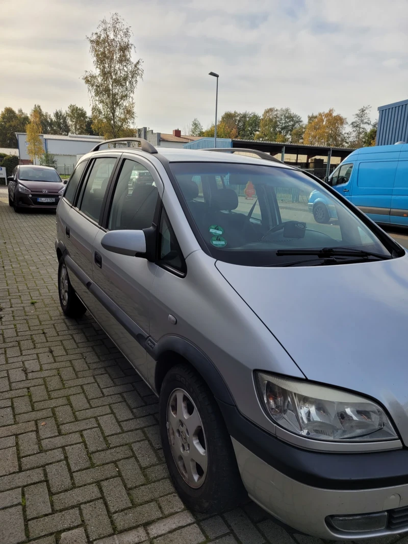 Opel Zafira, снимка 9 - Автомобили и джипове - 48721883