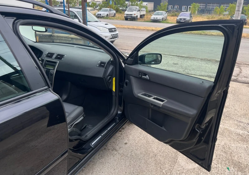 Volvo V50 2.0D* 136к.с.* XENON* TOP* , снимка 11 - Автомобили и джипове - 51206926