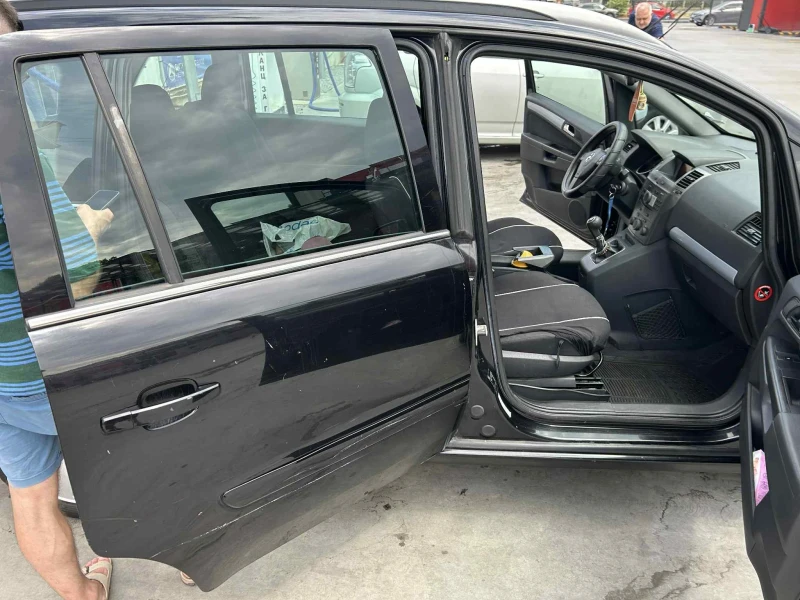 Opel Zafira, снимка 8 - Автомобили и джипове - 52343809
