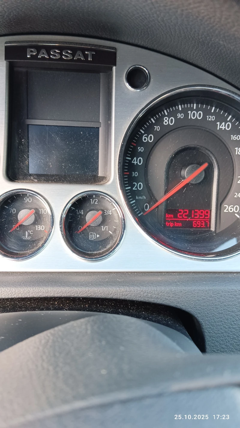 VW Passat, снимка 8 - Автомобили и джипове - 52290477