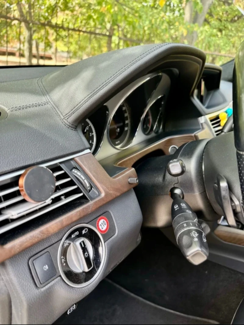 Mercedes-Benz E 300 Avantgarde , снимка 5 - Автомобили и джипове - 53125471