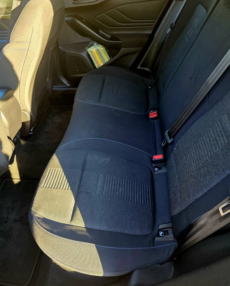 Ford Focus 1.5 120hp Active, снимка 11 - Автомобили и джипове - 53266204