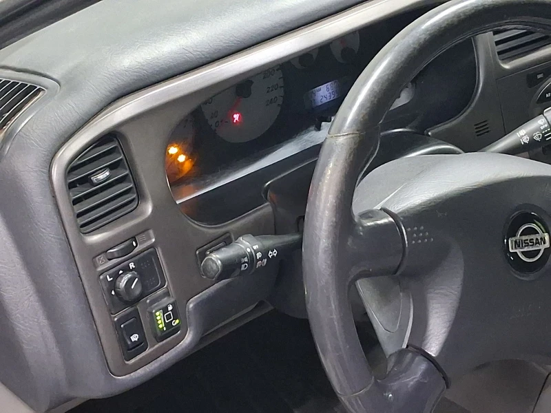 Nissan Primera 1.8 Газов инжекцион, снимка 6 - Автомобили и джипове - 53400034