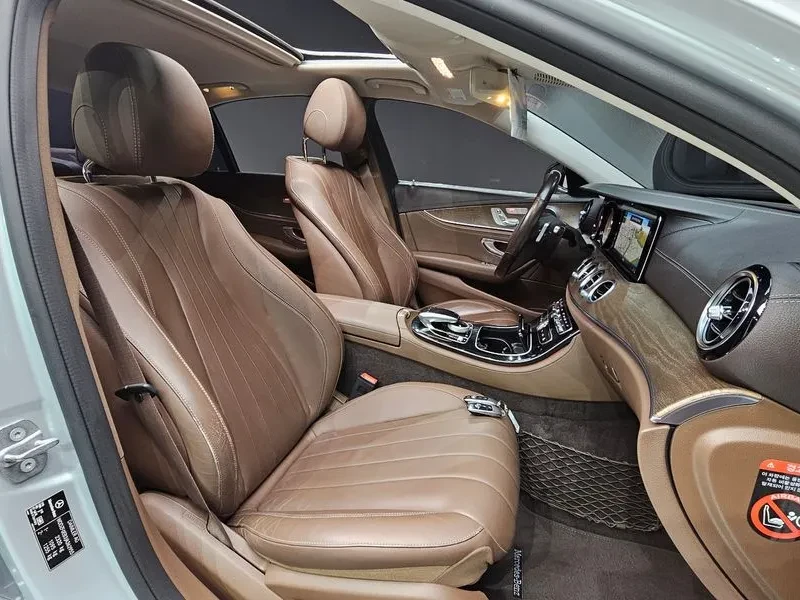 Mercedes-Benz E 220  Exclusive, снимка 10 - Автомобили и джипове - 55102150