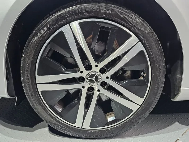 Mercedes-Benz E 220  Exclusive, снимка 5 - Автомобили и джипове - 55102150