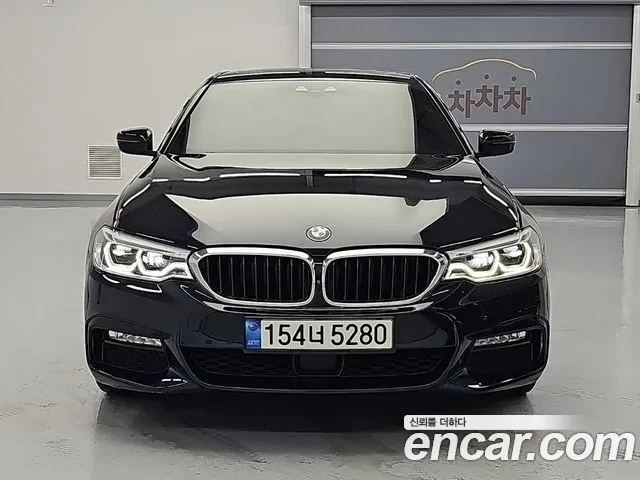 BMW 530 xDrive M Sport Package Plus / АВТОКРЕДИТ, снимка 2 - Автомобили и джипове - 56059362