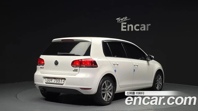VW Golf, снимка 2 - Автомобили и джипове - 56077542