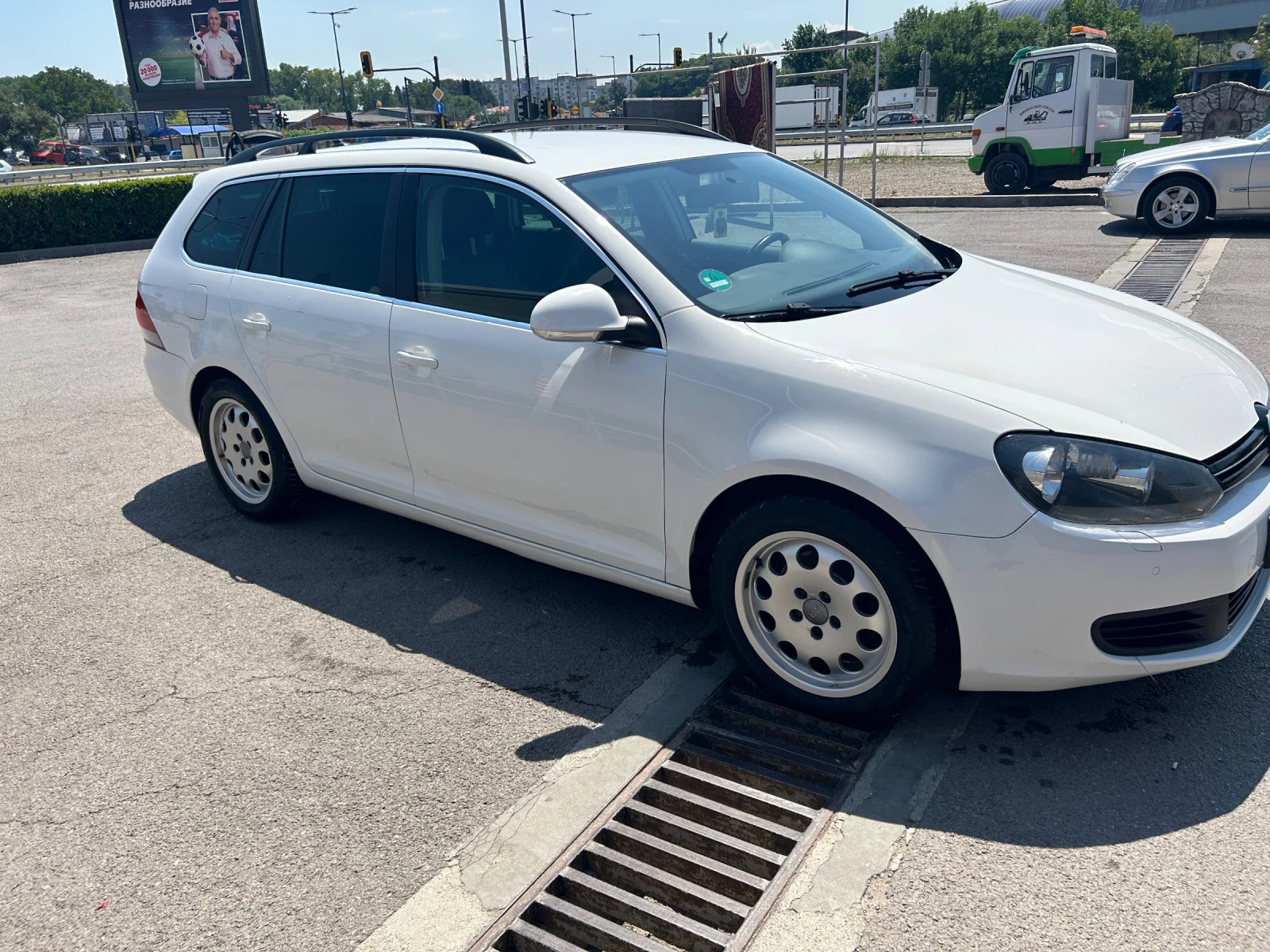 VW Golf Variant 1.6 TDI  - изображение 3