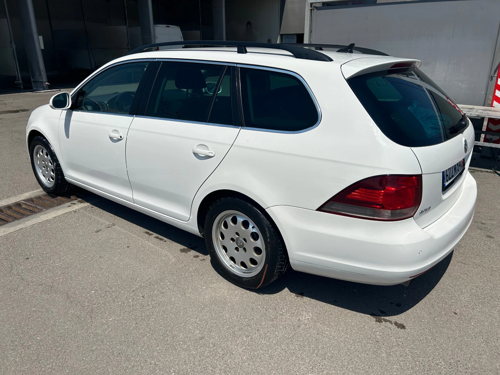 VW Golf Variant 1.6 TDI  - изображение 4