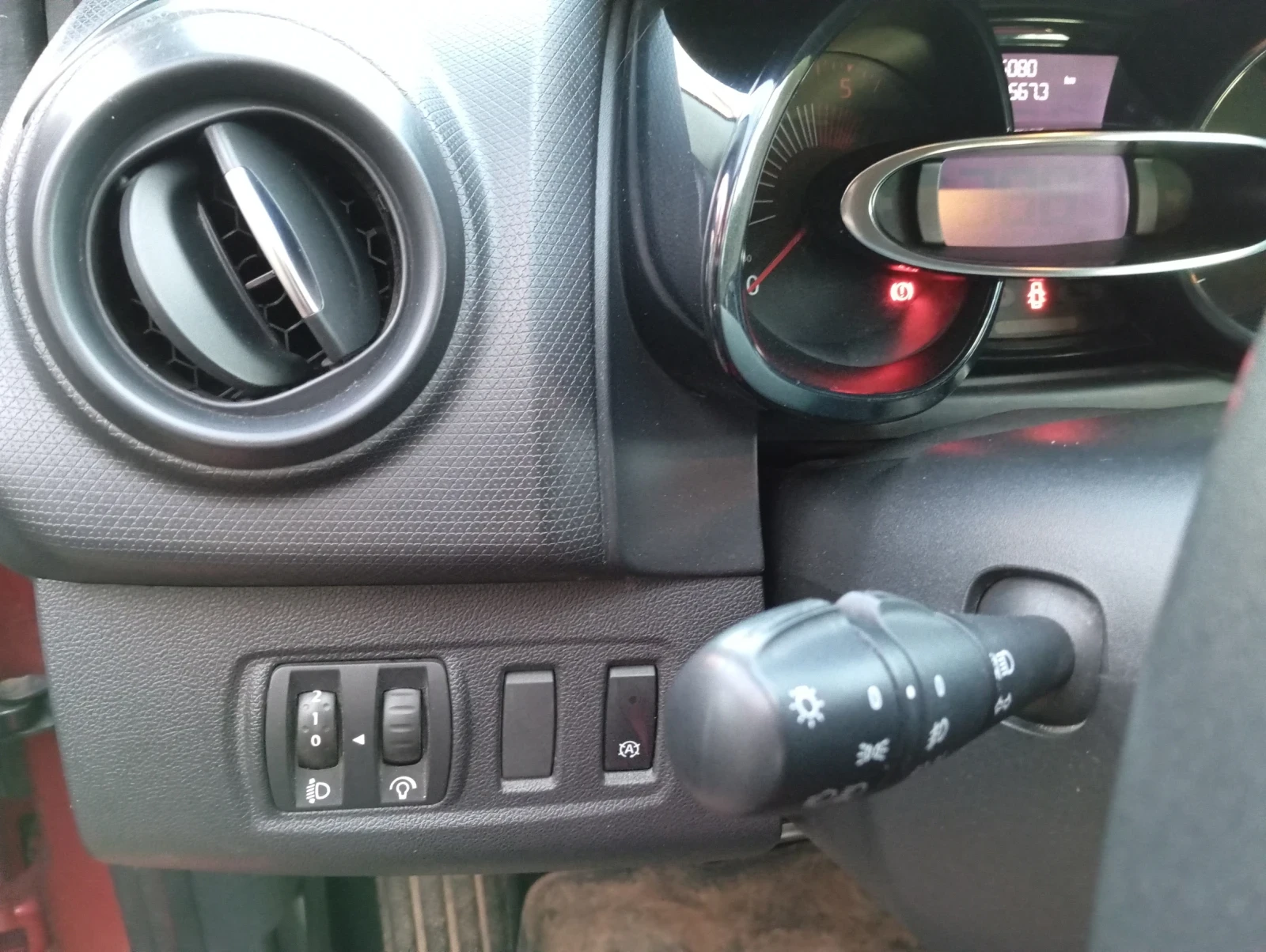 Renault Clio 1.5 dci 75 к.с. Start&Stop - изображение 2