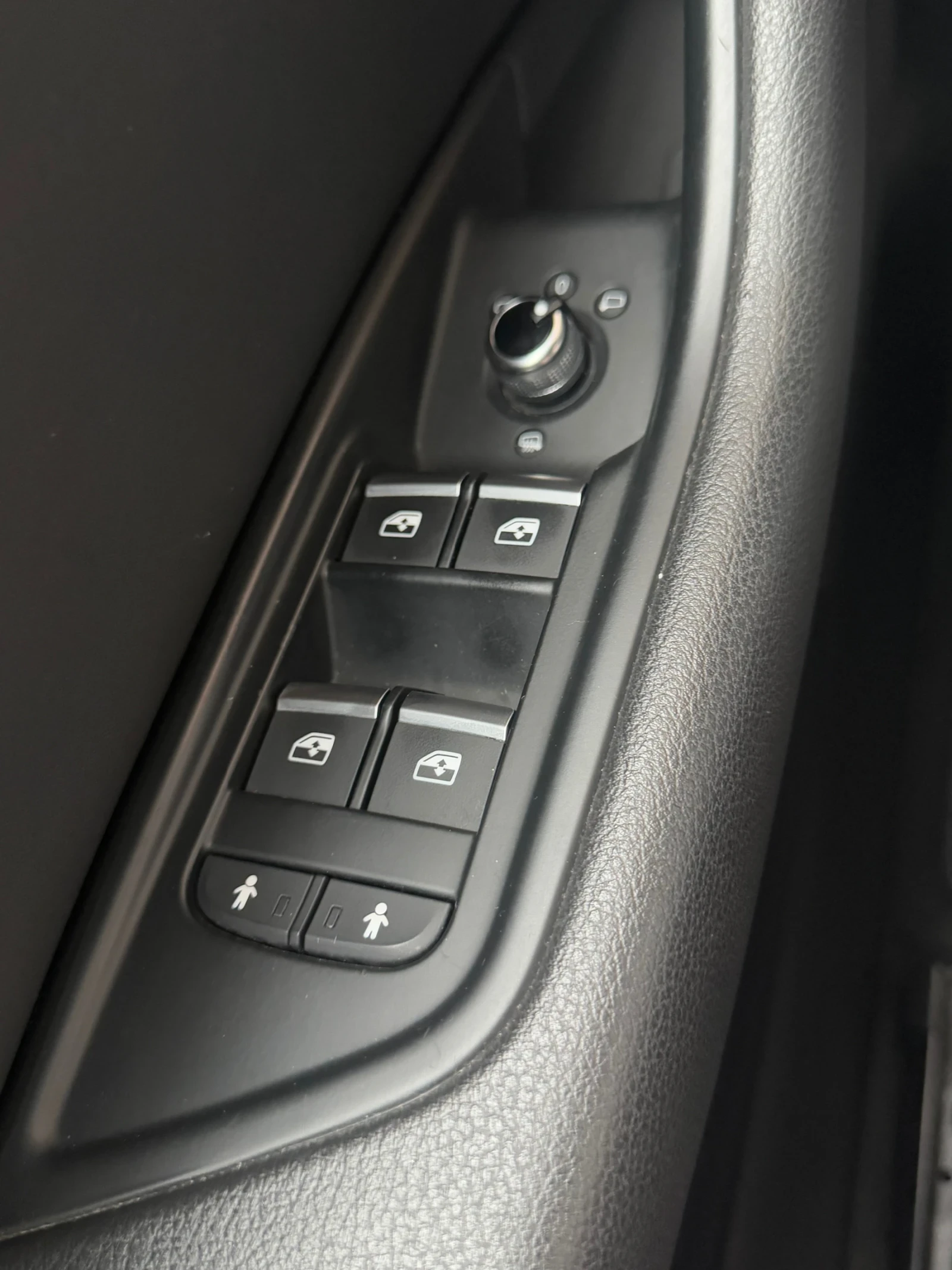 Audi A4 2.0 TDI, 190 hp, S-Line, Quattro, Virtual cockpit , снимка 9 - Автомобили и джипове - 53640263