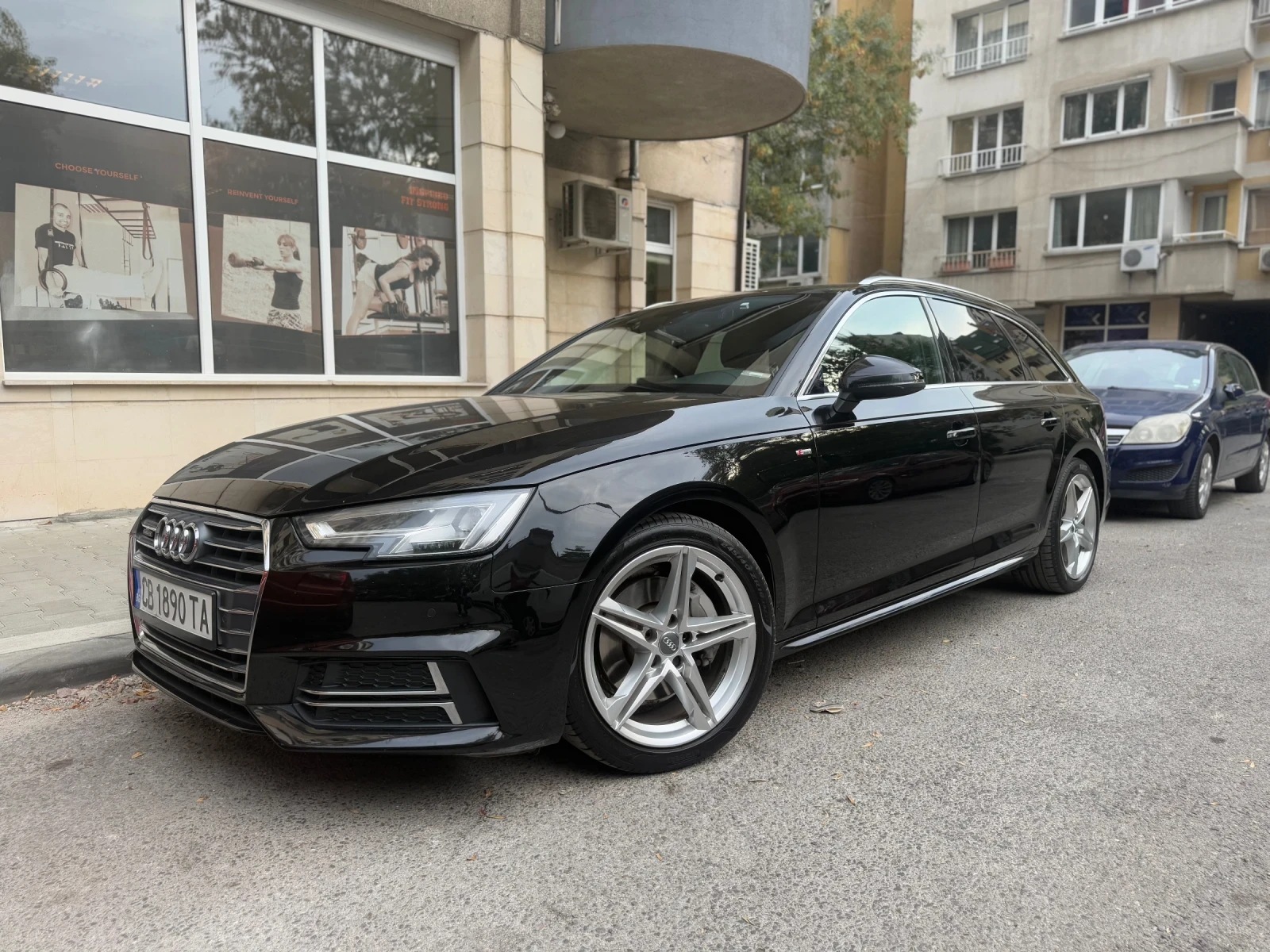 Audi A4 2.0 TDI, 190 hp, S-Line, Quattro, Virtual cockpit , снимка 2 - Автомобили и джипове - 53640263
